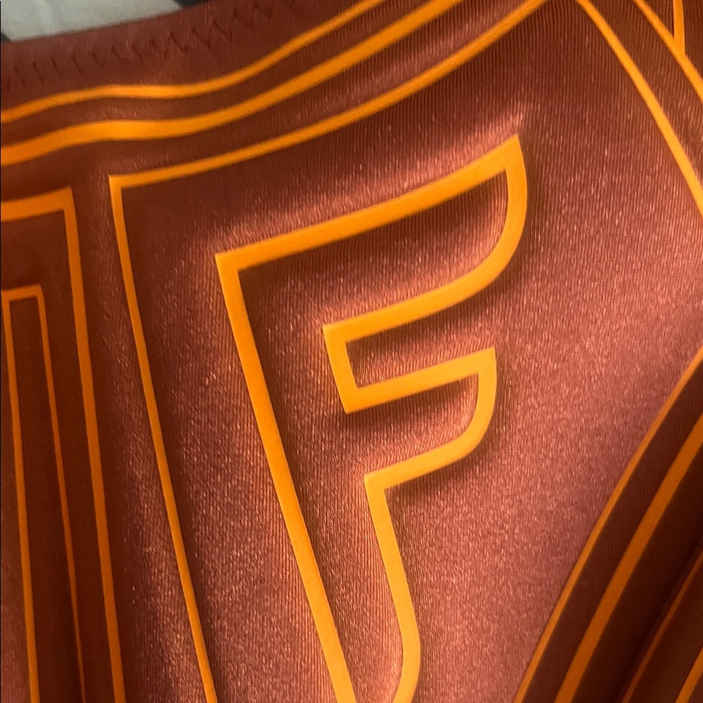 Fendi Freedom Brown Crop Top with Vibrant Orange - Picture 4 of 4